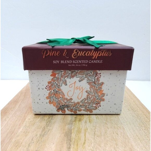 Christmas Candle Pine and Eucalyptus 3 Wick Gift Boxed Soy - Picture 2 of 6